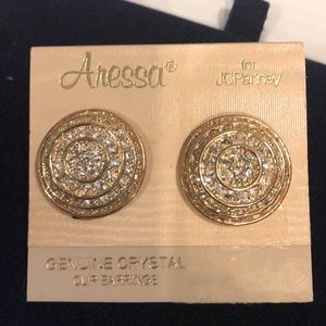 NWT Aressa Genuine Crystal Clip Earrings